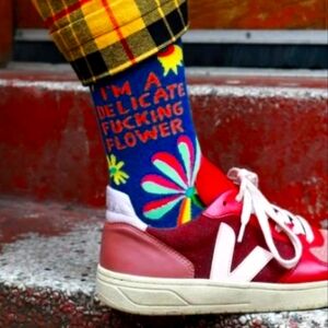 Blue Q I'M A DELICATE F🪷CKING FLOWER W-CREW SOCKS
